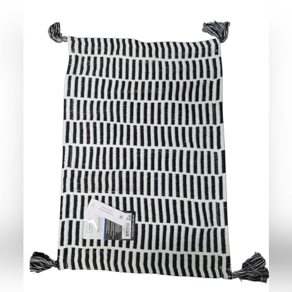 Mainstays Black and White Striped Placemat Set Of 8 Nwt